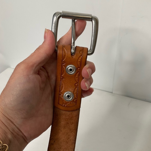 Leather Brown Belt w/Silver Plated Hardware w/Scalloped Design on Belt Size~ 48” - Picture 10 of 13